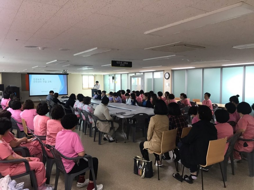 01b4b5c0ffbcfa554b9c39ee1b23913f_1557735