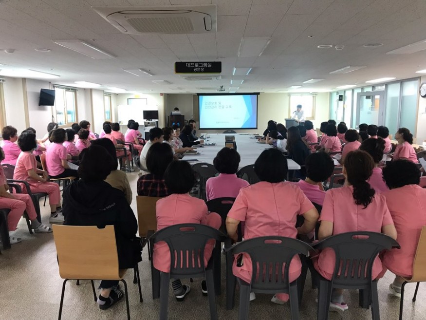 01b4b5c0ffbcfa554b9c39ee1b23913f_1557735