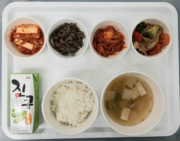 b8104cf5f700514b33bf102bfbeea0ed_1681805