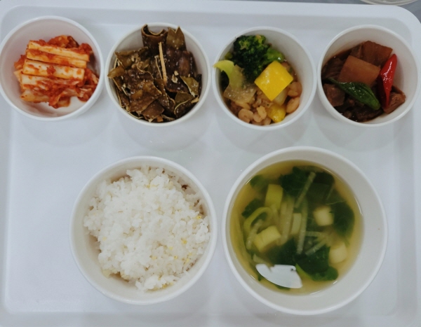 b8104cf5f700514b33bf102bfbeea0ed_1681805