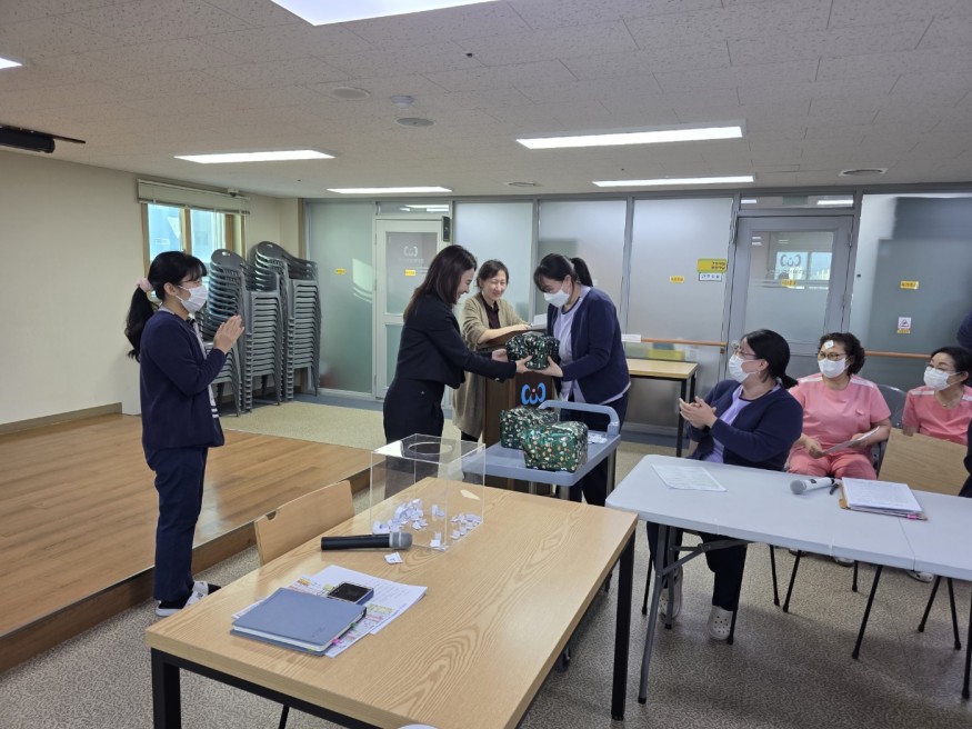 d4feb874e01d3d3a0abec787c7e0e12c_1767589